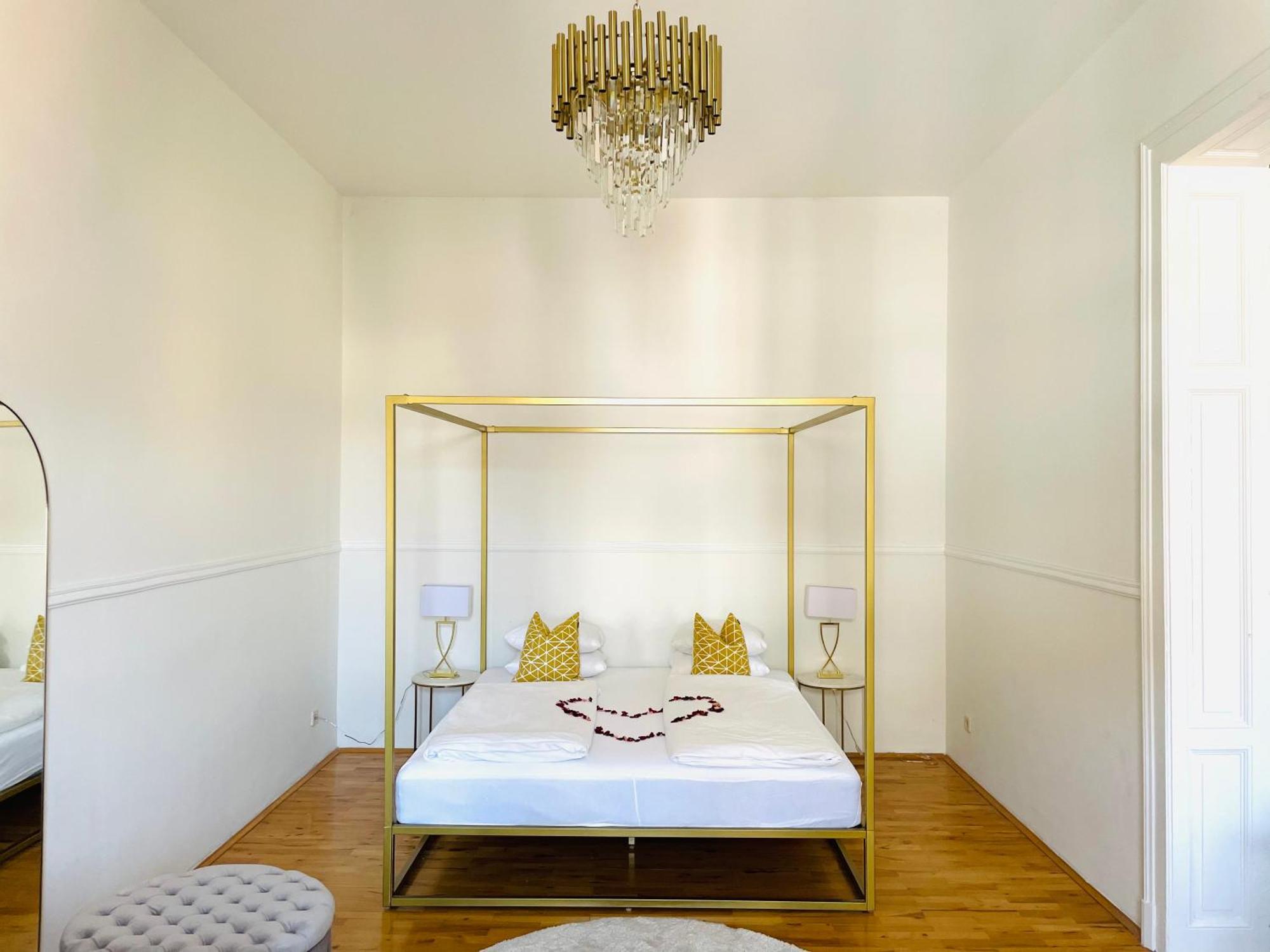 Apstay City Center Deluxe ǀ Free Parking ǀ Self Check-In Graz Eksteriør billede